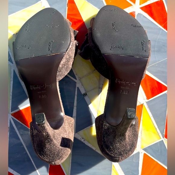 NWOT Elizabeth and James Stella Ruffled Suede Pump heels, Size 7.5, brown/grey - Picture 6 of 6